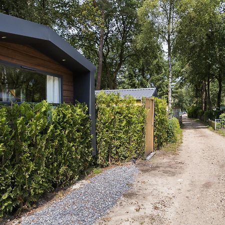 Veluwe Hoenderloo Luxury Chalet With Private Sauna And Hot Tub - Swimming Pool Tennis Court Supermarket Bowling Alley Theatre And Entertainment For Children Eksteriør bilde