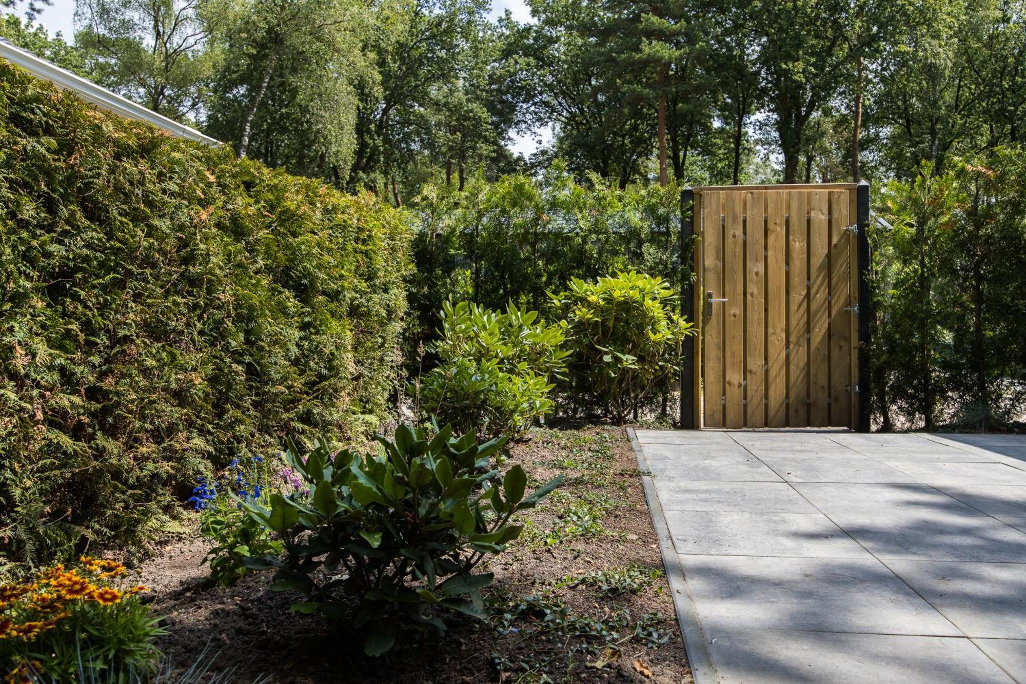 Veluwe Hoenderloo Luxury Chalet With Private Sauna And Hot Tub - Swimming Pool Tennis Court Supermarket Bowling Alley Theatre And Entertainment For Children Eksteriør bilde