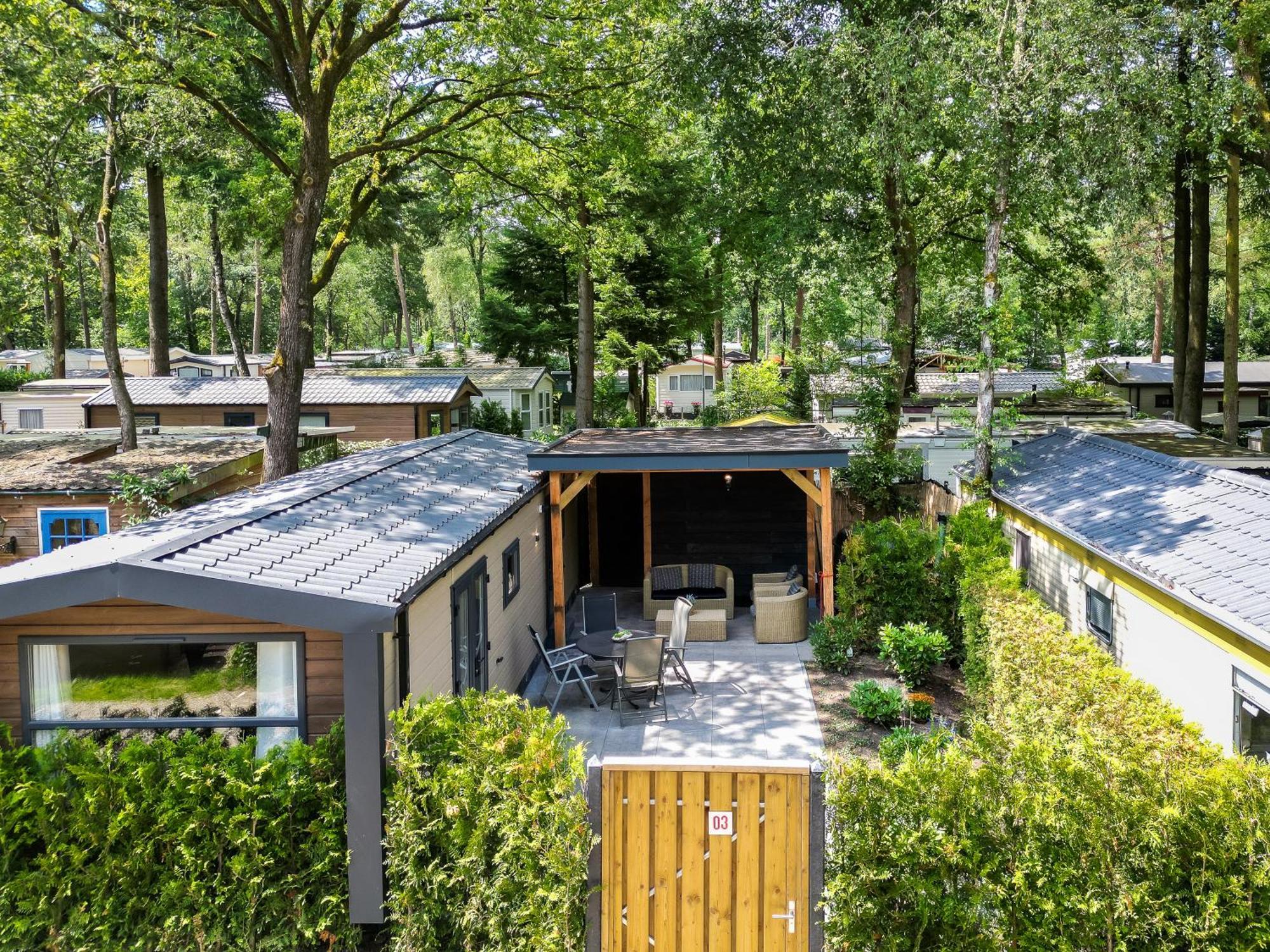 Veluwe Hoenderloo Luxury Chalet With Private Sauna And Hot Tub - Swimming Pool Tennis Court Supermarket Bowling Alley Theatre And Entertainment For Children Eksteriør bilde