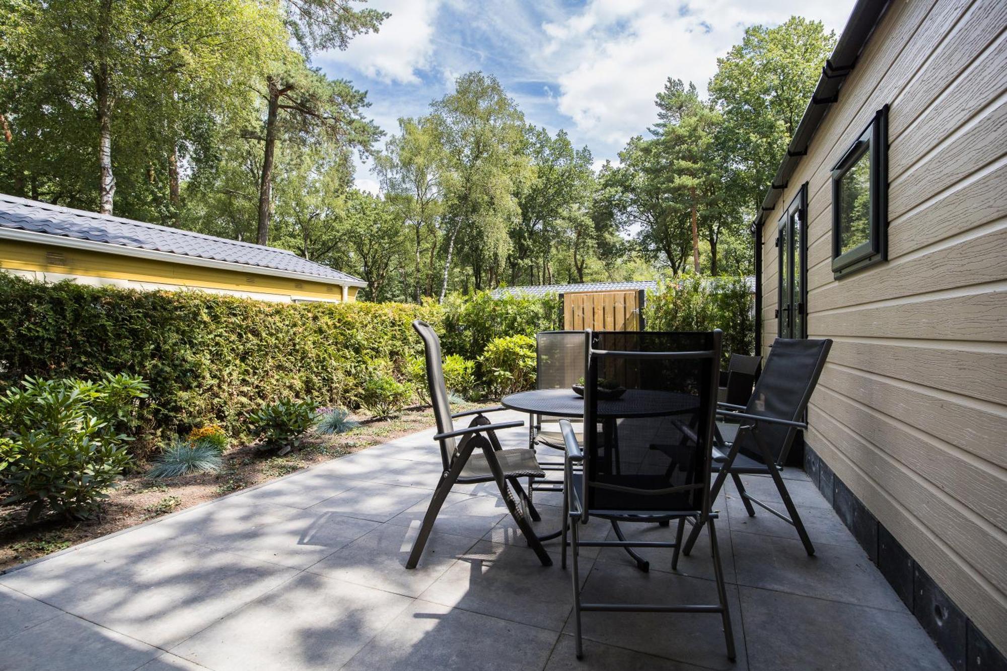 Veluwe Hoenderloo Luxury Chalet With Private Sauna And Hot Tub - Swimming Pool Tennis Court Supermarket Bowling Alley Theatre And Entertainment For Children Eksteriør bilde