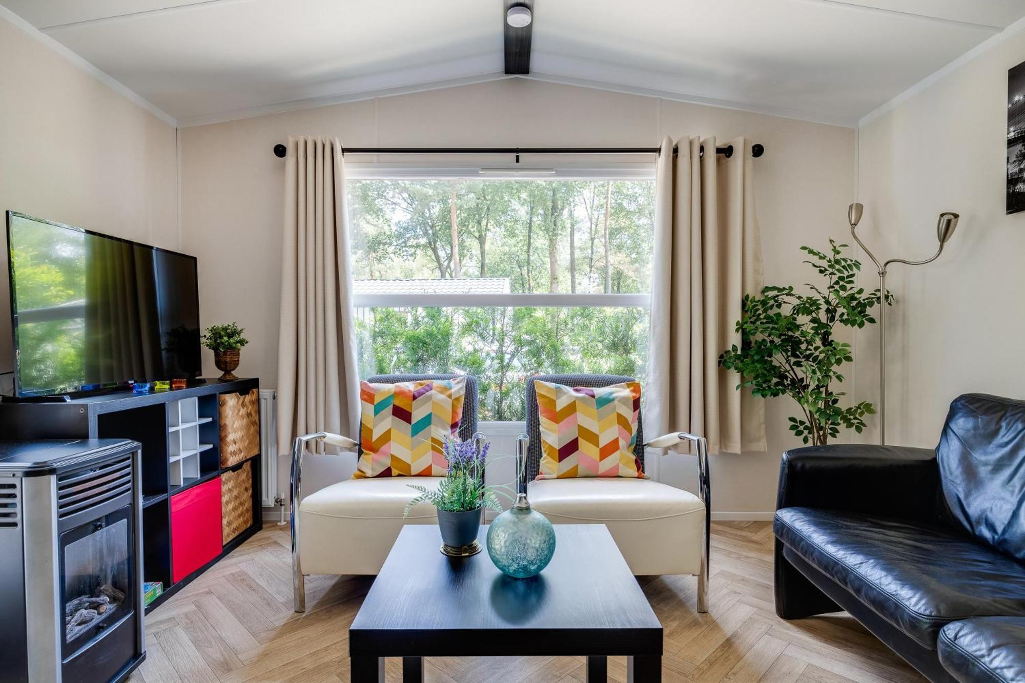 Veluwe Hoenderloo Luxury Chalet With Private Sauna And Hot Tub - Swimming Pool Tennis Court Supermarket Bowling Alley Theatre And Entertainment For Children Eksteriør bilde