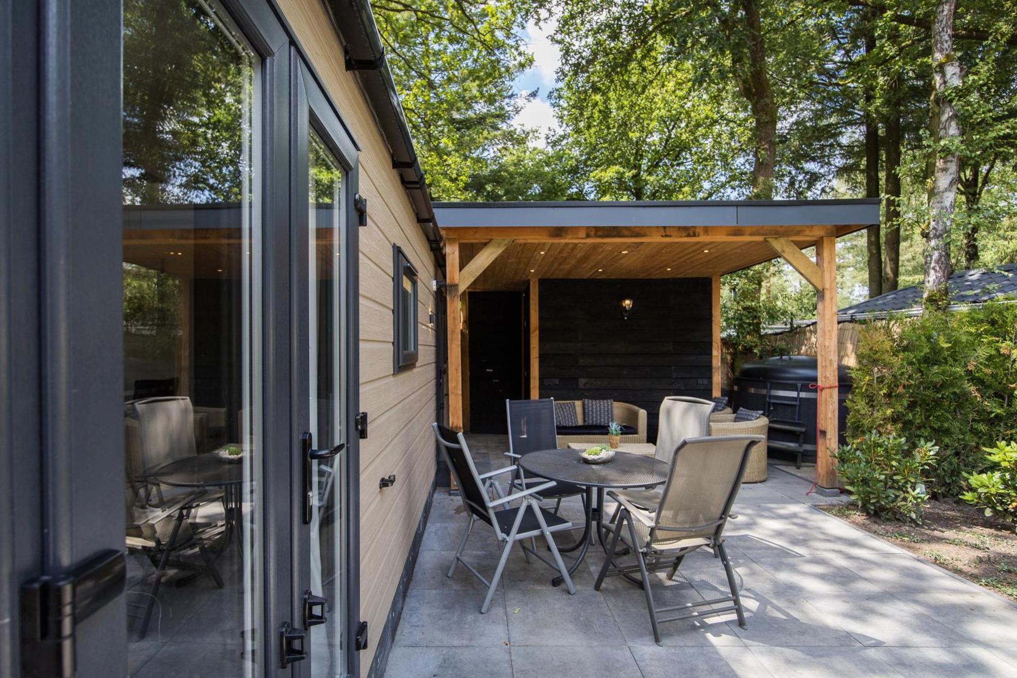 Veluwe Hoenderloo Luxury Chalet With Private Sauna And Hot Tub - Swimming Pool Tennis Court Supermarket Bowling Alley Theatre And Entertainment For Children Eksteriør bilde