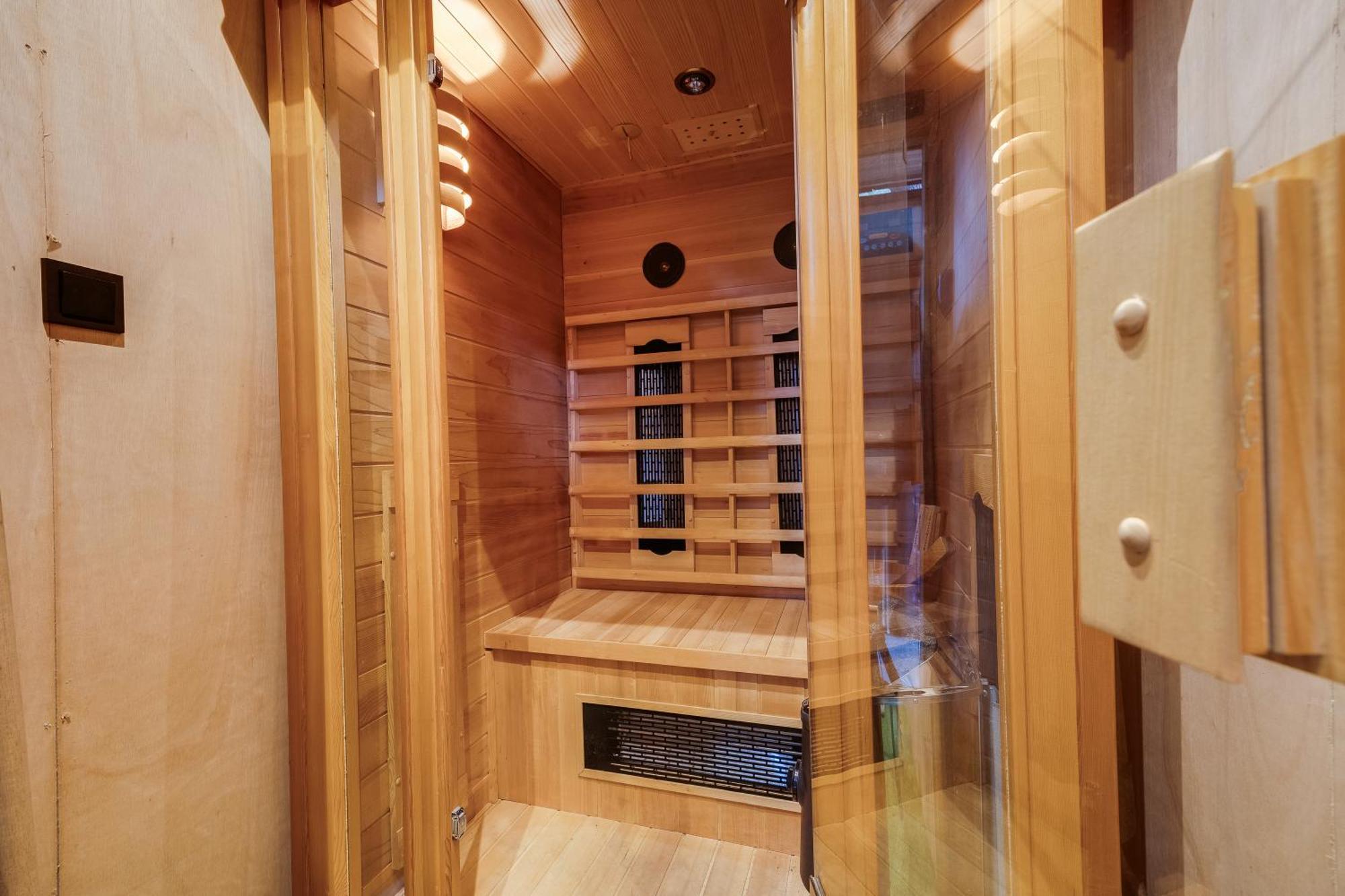 Veluwe Hoenderloo Luxury Chalet With Private Sauna And Hot Tub - Swimming Pool Tennis Court Supermarket Bowling Alley Theatre And Entertainment For Children Eksteriør bilde