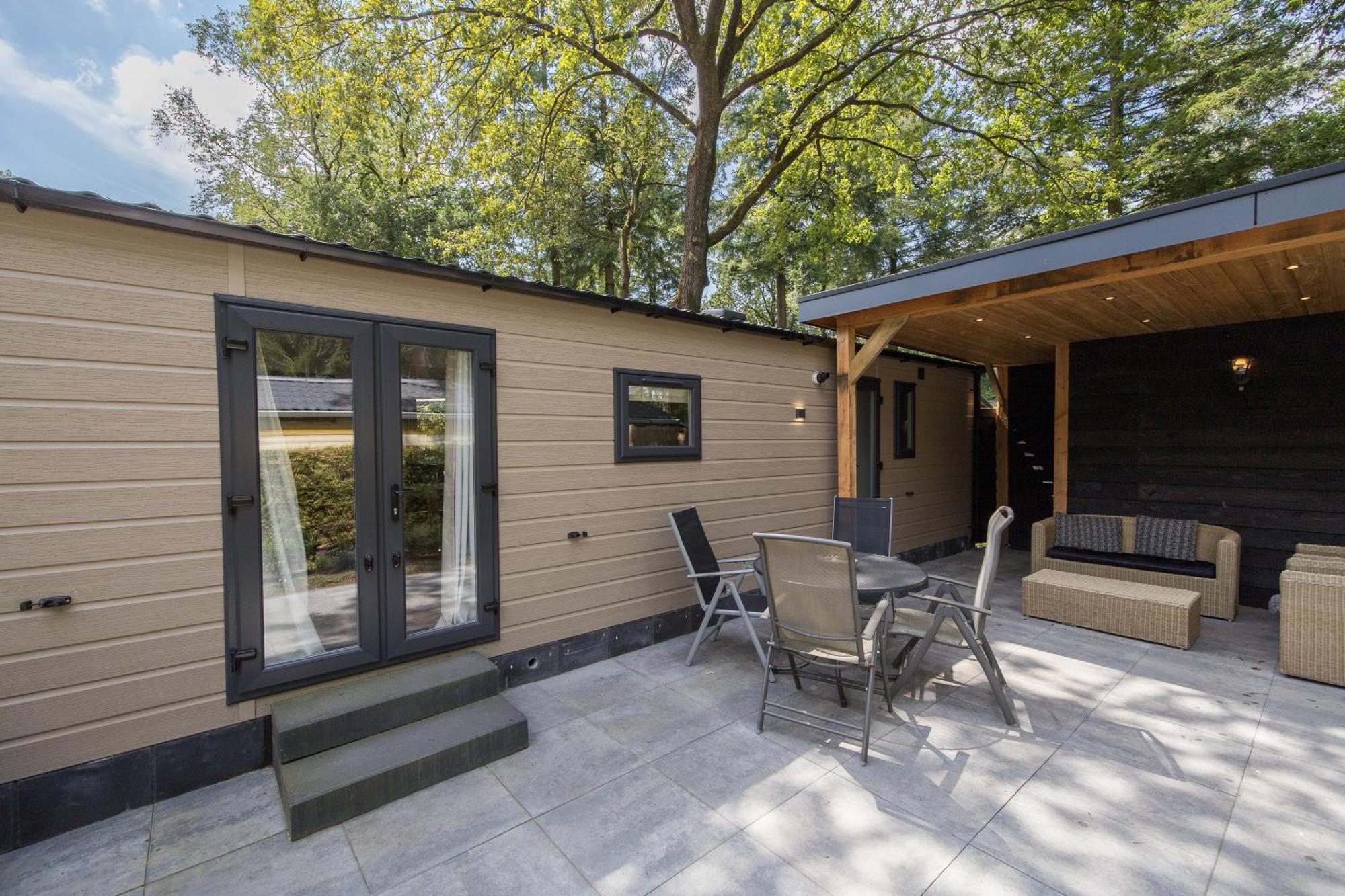 Veluwe Hoenderloo Luxury Chalet With Private Sauna And Hot Tub - Swimming Pool Tennis Court Supermarket Bowling Alley Theatre And Entertainment For Children Eksteriør bilde