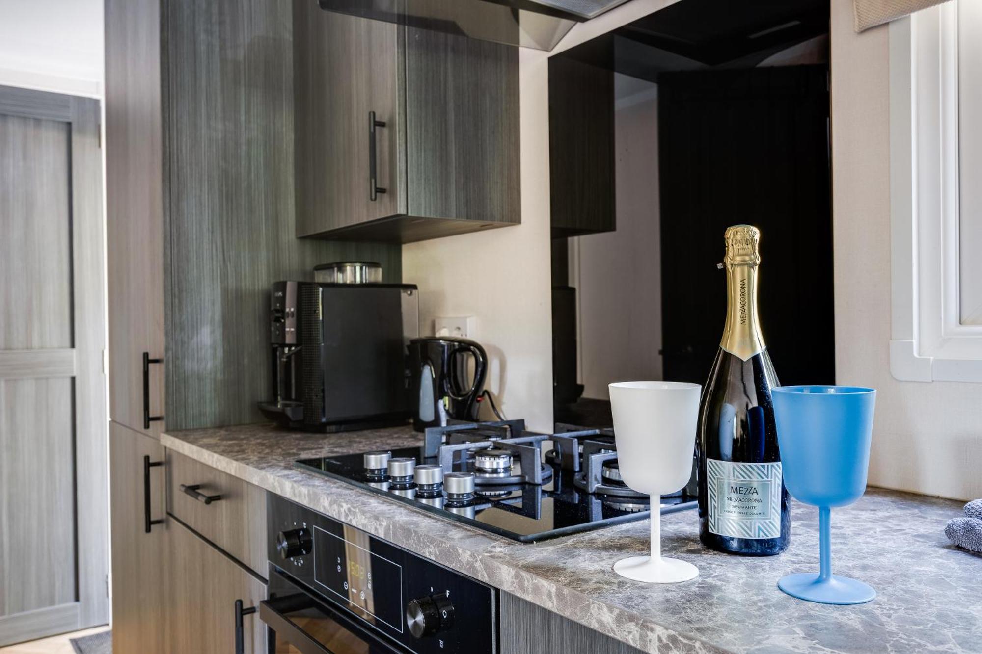Veluwe Hoenderloo Luxury Chalet With Private Sauna And Hot Tub - Swimming Pool Tennis Court Supermarket Bowling Alley Theatre And Entertainment For Children Eksteriør bilde